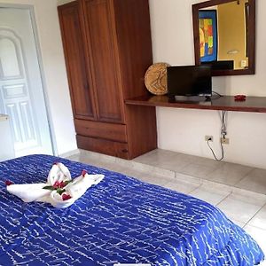 Habitación Estándar con Cama Queen